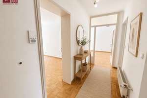 Rödelheim: 2,5 Zimmer mit Balkon, Parkett und Potenzial zum Wohlfühlen – 60489 Rödelheim, Frankfurt am Main – Vorschaubild 3