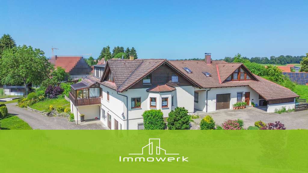 Immobilie in Bad Waldsee - Großzügiges Wohnhaus mit drei Einheiten, Wintergarten und unverbaubarer Ortsrandlage - Bild 0