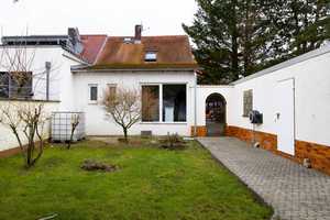 Modernisiertes Einfamilienhaus mit 2 Garagen in der Heimstättensiedlung – Darmstadt – Vorschaubild 3
