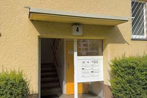 Vorbereitet zur Renovierung, 3 Zimmerwohnung mit Balkon + Eigentum Stellplatz. – Körtingstraße 4, 12107 Mariendorf, Berlin – Vorschaubild 2