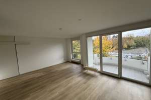 Ansprechende, helle 4-Raum-Wohnung mit EBK, in ruhiger Gartenanlage – Platter Straße 162b, 65193 Nordost, Wiesbaden – Vorschaubild 3