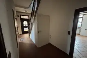 Einfamilienhaus mit viel Platz, Potenzial und Stellplatz – Rhein-Pfalz-Kreis – Vorschaubild 4