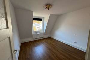 Altbaucharme mit modernem Herz: sanierte 3-Zimmer Dachgeschoss Wohnung – Die vollständige Adresse der Immobilie erhältst du vom Anbieter., 70199 Heslach, Stuttgart – Vorschaubild 3