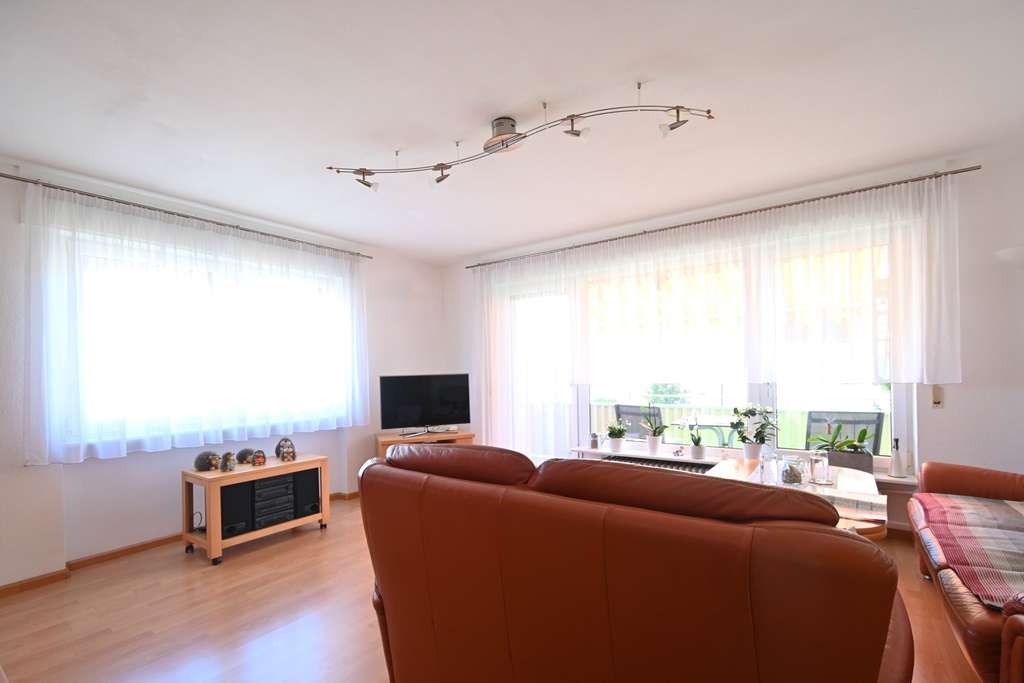 Immobilie in Kenzingen - Vermietete 3-Zimmer Wohnung mit Garage - Bild 3