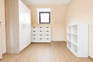 Ruhiges RMH mit 300 m² Grundstück, 110,75 m² Wfl., Garage, Pool, Wintergarten und Balkon in 01109 DD – Die vollständige Adresse der Immobilie erhältst du vom Anbieter., 1109 Hellerau/Wilschdorf, Dresden – Vorschaubild 31