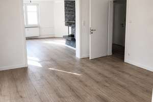 Große 6-Zimmer-Erdgeschosswohnung mit Terrasse und eigenem Gartenanteil – Die vollständige Adresse der Immobilie erhältst du vom Anbieter., 38442 Ehmen, Wolfsburg – Vorschaubild 3