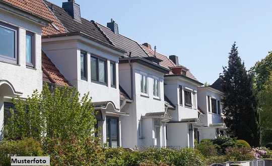 Reihenmittelhaus, 2 Stellplätze