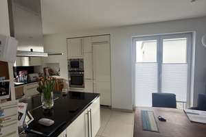 Moderne Doppelhaushälfte mit Garten in Toplage von Flörsheim am Main – Wohnkomfort für Familien – Lahnstraße 17a, 65439 Flörsheim am Main – Vorschaubild 2