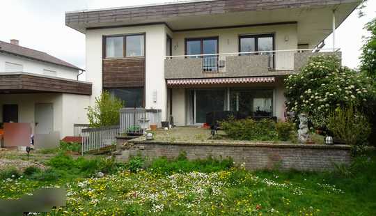 Bild von 1 - 2 - Familienhaus, großzügig geschnitten mit 7 Zi. und 3 Bäder