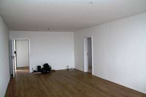 Frisch renovierte, helle, gut geschnittene 3-Zimmerwohnung mit Balkon in Bonn-Auerberg – Kölnstr. 482, 53117 Auerberg, Bonn – Vorschaubild 2