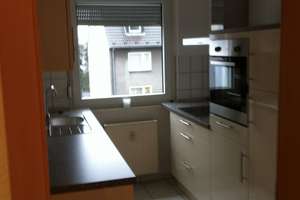 Zentrale Lage! Wohnung mit Balkon in Essen-Bergeborbeck! Übernahme Einbauküche möglich! – Bocholder Straße 334, 45356 Bochold, Essen – Vorschaubild 2