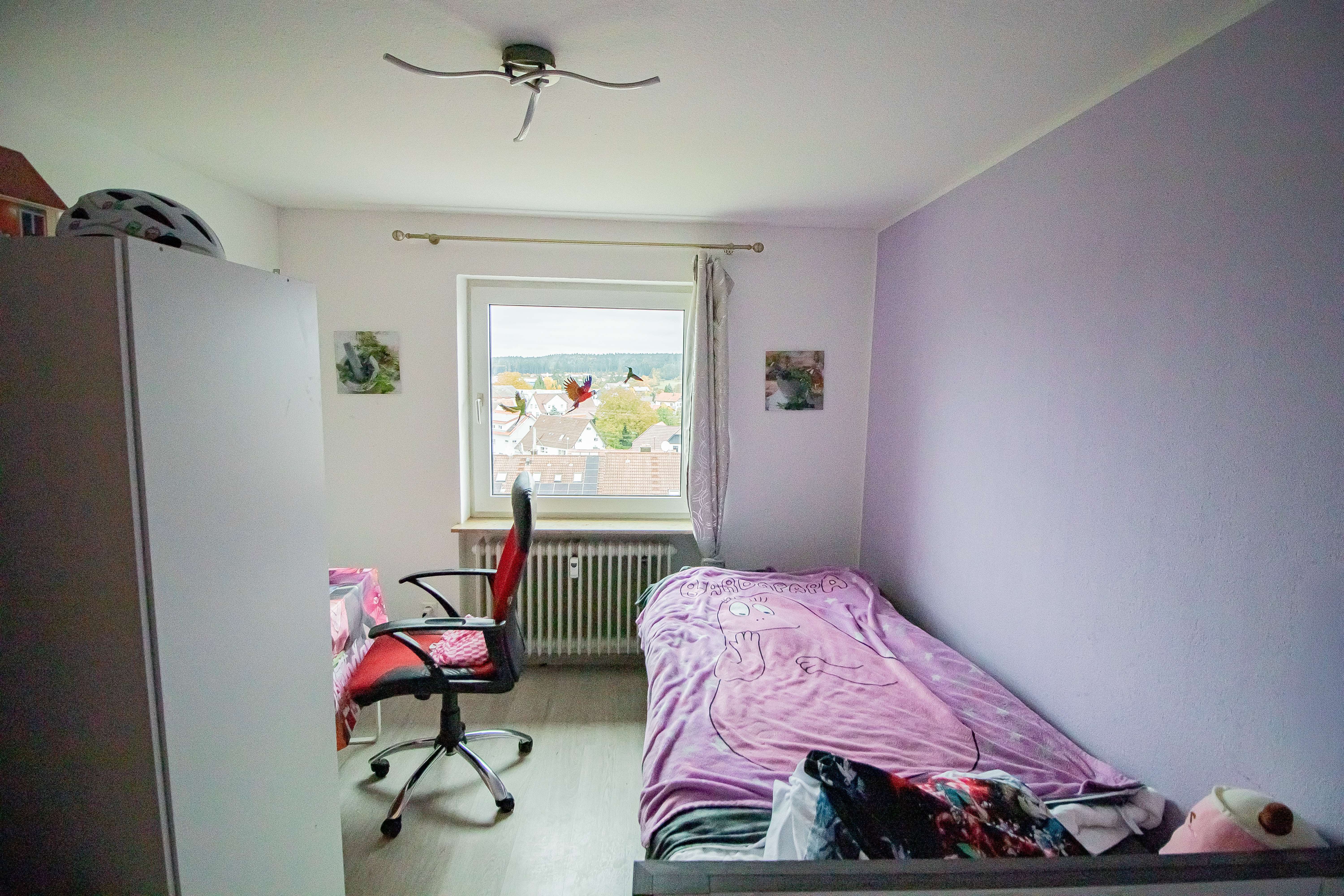 Immobilie in Waldachtal - Gepflegte 4-Zimmer Wohnung mit Garage, Balkon und tollem Ausblick - Bild 2