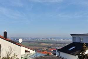 Großzügiges Wohnen mit Weitblick – besonderes Reiheneckhaus mit Einliegerwohnung! – Die vollständige Adresse der Immobilie erhältst du vom Anbieter., 70771 Leinfelden-Echterdingen – Vorschaubild 1