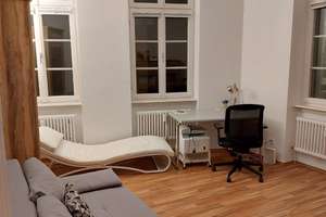 Befristete Zwischenmiete: Helle Altbau-Wohnung mit 2 Zimmern und EBK in Heidelberg – Die vollständige Adresse der Immobilie erhältst du vom Anbieter., 69117 Altstadt, Heidelberg – Vorschaubild 2