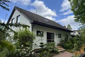 geschmackvolles Haus,auf riesigem Grundstück liebevoll gestaltet und mit Baupotenzial ...