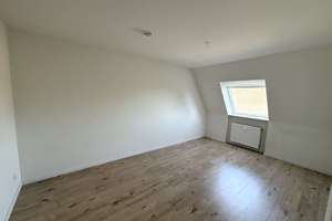 5-Zimmer auf zwei Ebenen - frisch renoviert mit Balkon – 45147 Holsterhausen, Essen – Vorschaubild 18