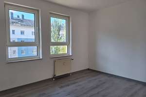 Kaufen, einziehen oder vermieten: Clevere 2-Zimmer-Wohnung mit TG-Stellplatz nahe Hauptbahnhof – Die vollständige Adresse der Immobilie erhältst du vom Anbieter., 76137 Südstadt, Karlsruhe – Vorschaubild 4