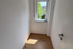 Lebendig wohnen: 3-Zimmer-Wohnung mit Terrasse und Garten in Schwandorf – Die vollständige Adresse der Immobilie erhältst du vom Anbieter., 92421 Schwandorf – Vorschaubild 8