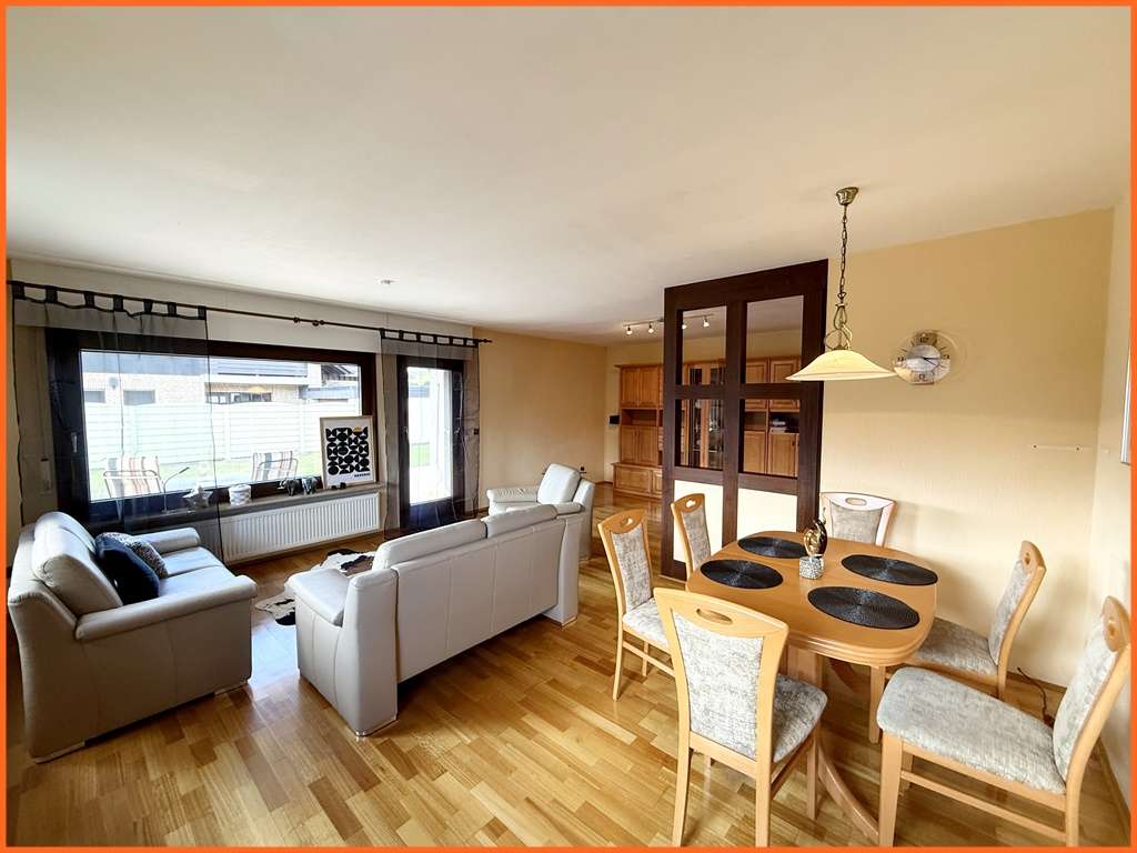 Immobilie in Gau-Bickelheim - Charmantes Einfamilienhaus mit Wellnessbereich, großem Garten und Weinbergblick! - Bild 3