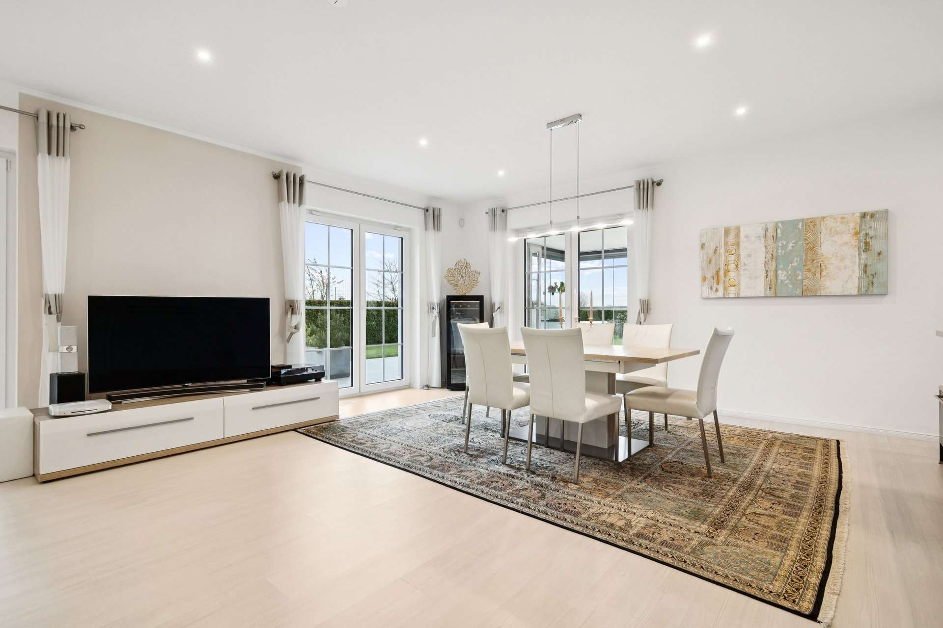 Immobilie in Hasselberg - Ankommen, Aufatmen, Wohlfühlen – hochwertiger Bungalow in Ostseenähe - Bild 3