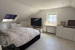** 1 von 8 WG-Zimmer ** in einem modernisiertes Reiheneckhaus in Kaufbeuren – Die vollständige Adresse der Immobilie erhältst du vom Anbieter., 87600 Neugablonz, Kaufbeuren – Vorschaubild 1