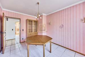 Christian Dik Immobilien/ Einfamilienhaus mit architektonischen Charakter im französischen Stil – Die vollständige Adresse der Immobilie erhältst du vom Anbieter., 67590 Monsheim – Vorschaubild 11
