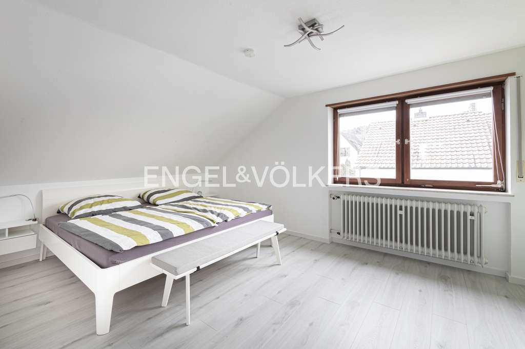 Immobilie in Wachenheim an der Weinstraße - Familienhaus in ruhiger Lage mit Südgarten und mit schönem Blick! - Bild 2