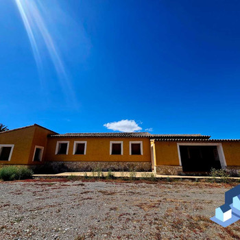 CHALET IN LOS AREJOS