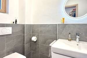 Neubau: traumhafte DHH mit hochwertiger Ausstattung, voll möbliert, mit Balkon und Garten zur Miete – Ernst-Platz-Straße 2H, 80992 Moosach-Bahnhof, München – Vorschaubild 7
