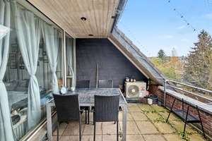 Traumhafte 3-Zimmer-Dachgeschosswohnung mit schönem Balkon im zentralen Krefeld-Dießem – Die vollständige Adresse der Immobilie erhältst du vom Anbieter., 47805 Dießem/Lehmheide, Krefeld – Vorschaubild 4
