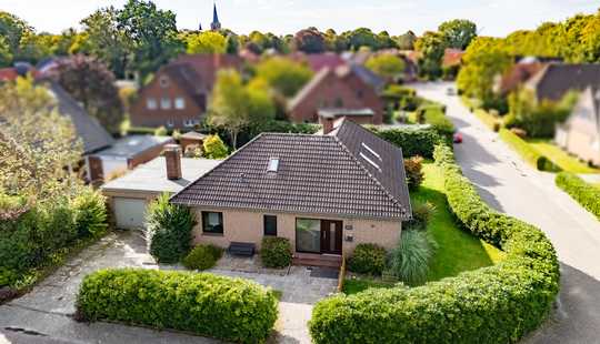 Bild von Großzügiger Bungalow in zentraler Lage von Esens - Viel Platz für Familie und Gartenfreunde