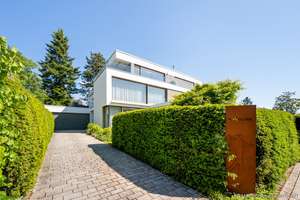 Exklusives Einfamilienhaus mit Dachterrasse und Designausstattung in Wiesbaden