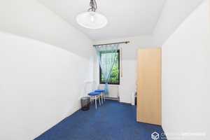 Großzügiger Winkelbungalow mit Einliegerwohnung in bester Lage – viel Privatsphäre und sofort bezugs – Regensburg – Vorschaubild 12