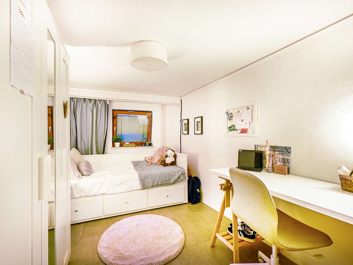 Immobilie in Karlsbad - Zwei Wohnungen, eine Investition: Vermietetes 2-Familienhaus ideal für Kapitalanleger - Bild 7