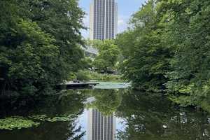 *** DISKRETE VERMARKTUNG - Hochwertige 4 Zimmer-Wohnung mit Fahrstuhl und TG in HH-Sasel *** – Hamburg – Vorschaubild 1