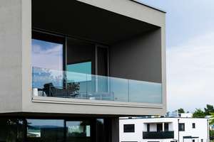 Modernes, freistehendes Wohn- und Geschäftshaus mit Stil – KfW 55 – ab 01.09.2025 bezugsfrei – Die vollständige Adresse der Immobilie erhältst du vom Anbieter., 84048 Mainburg – Vorschaubild 1