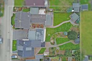 Voerde-Spellen: Doppeltes Wohnglück – Eigenbedarf trifft Rendite – Die vollständige Adresse der Immobilie erhältst du vom Anbieter., 46562 Voerde (Niederrhein) – Vorschaubild 1