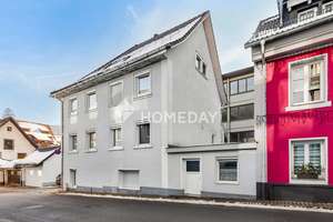 Investitionsmöglichkeit: 3-Familienhaus mit guter Rendite & gepflegter Ausstattung in toller Lage – Die vollständige Adresse der Immobilie erhältst du vom Anbieter., 78098 Triberg im Schwarzwald – Vorschaubild 1
