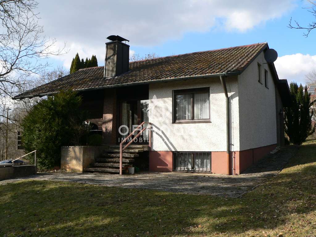 Immobilie in Egloffstein - ***TOP : Architekten-Landhaus in idyllischer Naturlage mit Ausblick auf 968 QM Grund+ Gartenhaus - Bild 1