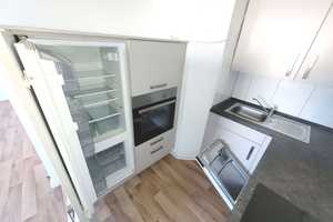Traumhafte 2-Zimmer Wohnung mit saniertem Bad und edler Einbauküche – Wittenberger Straße 2, 6132 Halle (Saale) – Vorschaubild 2