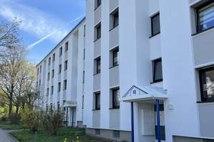 Moderne, sonnige 3 Zi Whg mit Loggia im 2.OG - Stellplatz inklusive