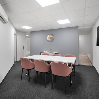 Privater Büroraum für 4 Person in Regus Lyoner Stern