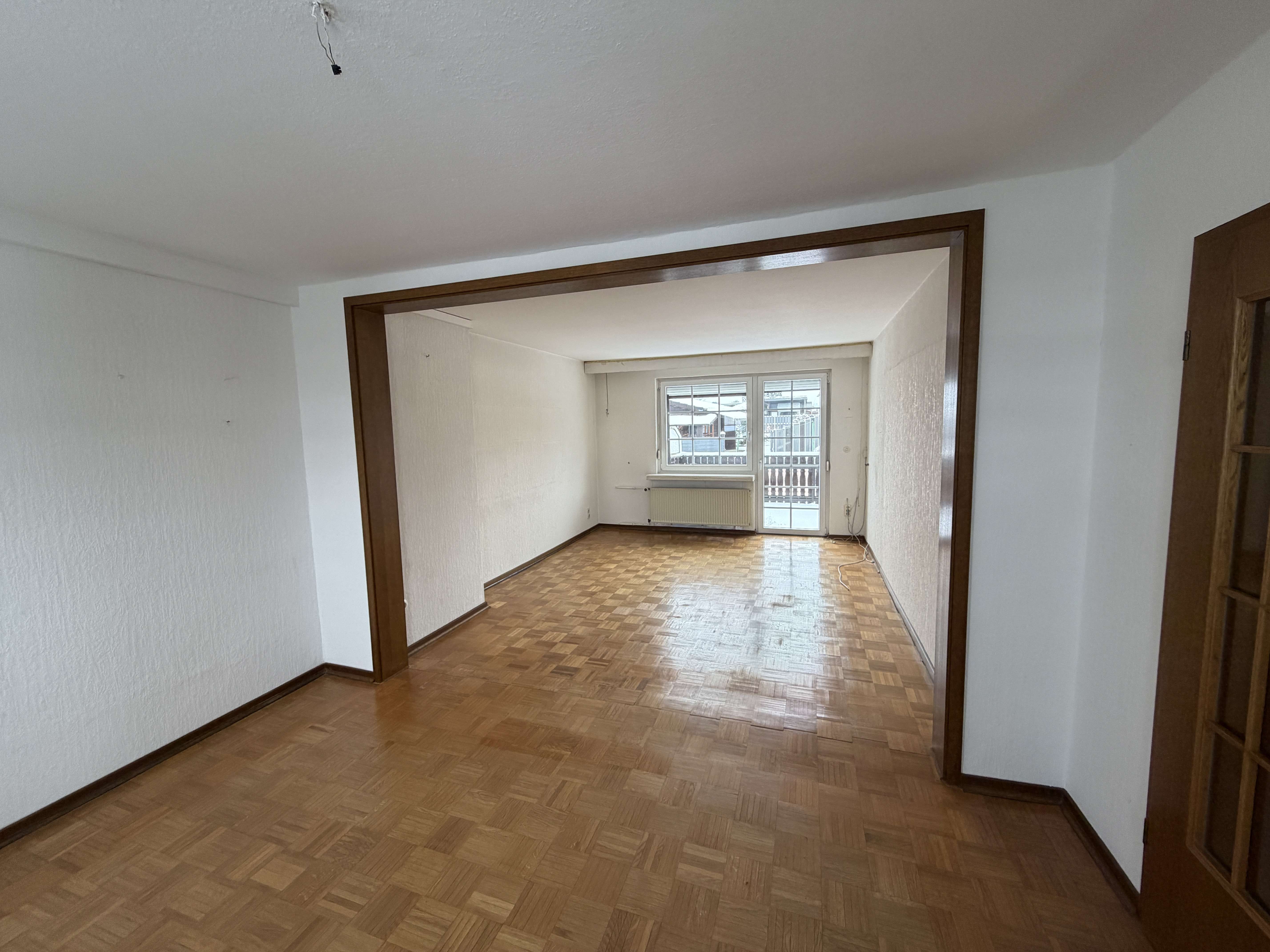 Immobilie in Bad Gandersheim - Gemütliches Reihenendhaus mit neuer Gas-Zentralheizung und Garage in Bad Gandersheim - Bild 1