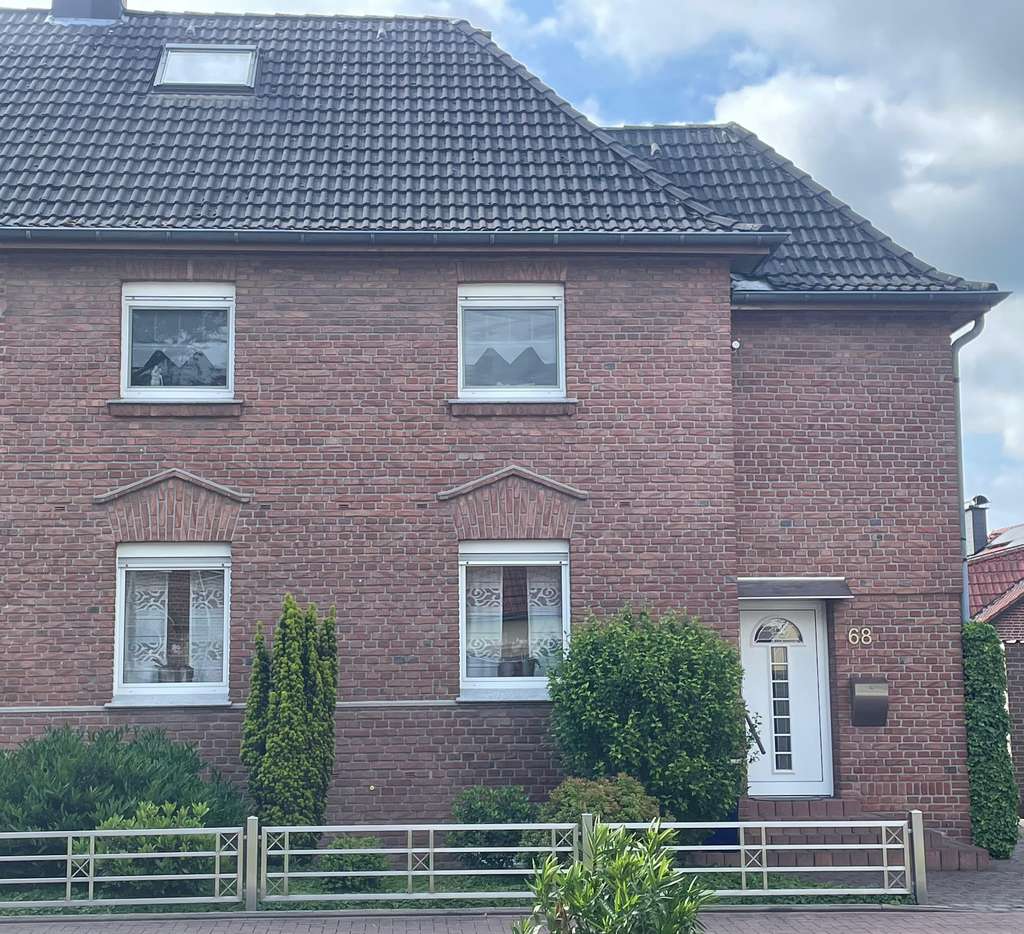 Freundliche zweistöckige Doppelhaushälfte in Hervest-Dorsten