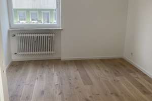 Toplage Glockenbach Wohnen an Isar und U-Bahn, sanierte 2,5 Zi Whg  Besichtigung So ab 18:00 Uhr