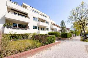 Bezugsfreie 2-Zimmerwohnung mit Stellplatz und großem Gemeinschaftsgarten in Lichterfelde West – Die vollständige Adresse der Immobilie erhältst du vom Anbieter., 12203 Lichterfelde, Berlin – Vorschaubild 2