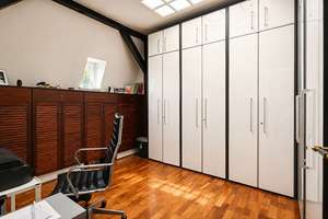 Exklusiver Altbau mit vollem Elbblick: 3-Zimmer Wohnung in Bestlage von Hamburg-Övelgönne – Die vollständige Adresse der Immobilie erhältst du vom Anbieter., 22605 Othmarschen, Hamburg – Vorschaubild 18