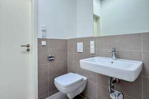 Große Dachgeschosswohnung nah Schloß Charlottenburg - 3 Zimmer am Mierendorffplatz – Osnabrücker Straße 27, 10589 Charlottenburg, Berlin – Vorschaubild 19