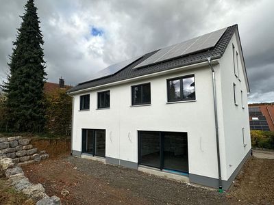 Neubau - bezugsfertige Doppelhaushälfte in 75223 Niefern