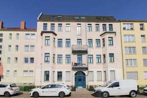 Attraktive 3-Zimmer-Wohnung mit Balkon und klassischem Altbaucharakter